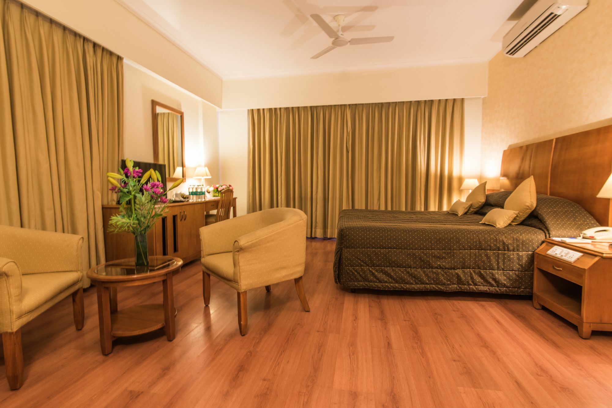 Sai Vishram Business Hotel Kammasandra Exterior foto